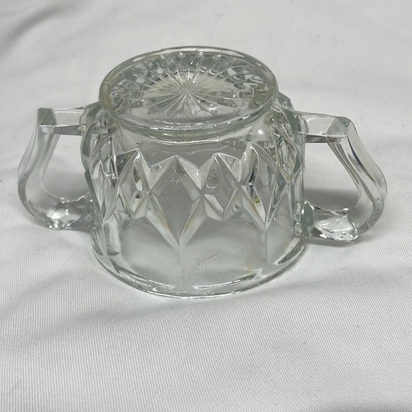 Vintage pressed glass sugar bowl - Picture 4 of 7